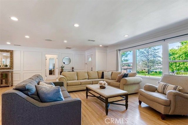 8318 Calmosa Avenue, Whittier, CA 90602