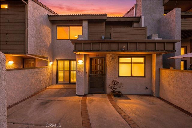 21500 Califa 141, Woodland Hills, CA 91367