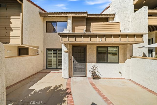 21500 Califa 141, Woodland Hills, CA 91367