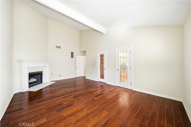 21500 Califa 141, Woodland Hills, CA 91367