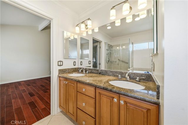 21500 Califa 141, Woodland Hills, CA 91367