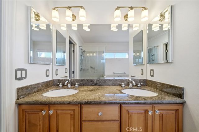 21500 Califa 141, Woodland Hills, CA 91367
