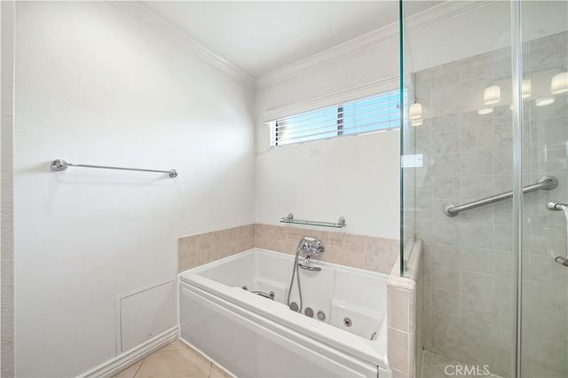 21500 Califa 141, Woodland Hills, CA 91367
