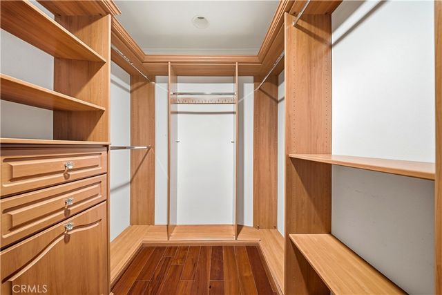 21500 Califa 141, Woodland Hills, CA 91367