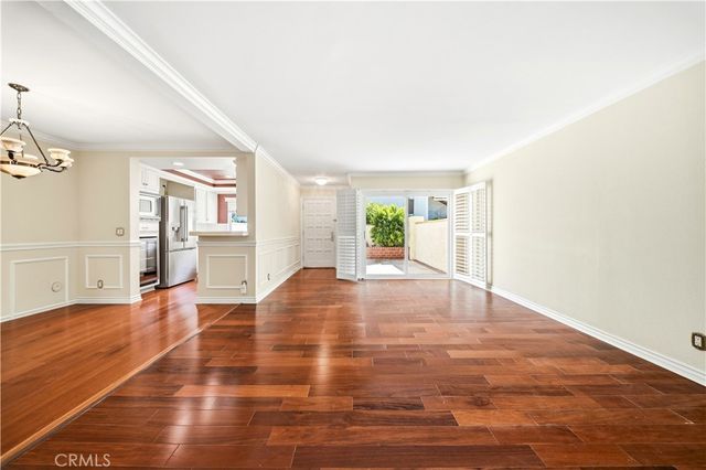 21500 Califa 141, Woodland Hills, CA 91367