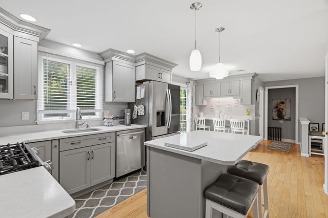 15 Bird Rd, Mansfield, MA 02048