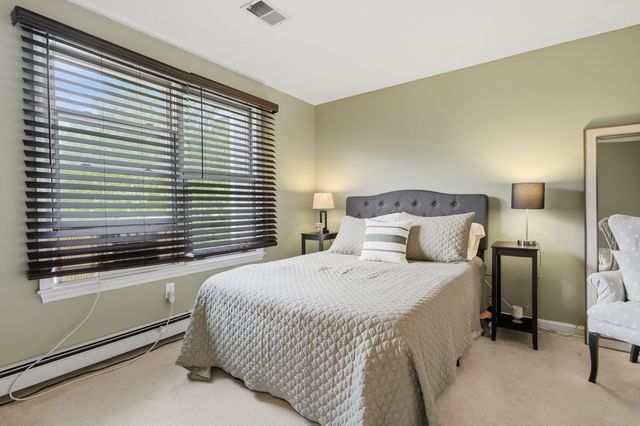 15 Bird Rd, Mansfield, MA 02048