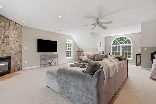 15 Bird Rd, Mansfield, MA 02048