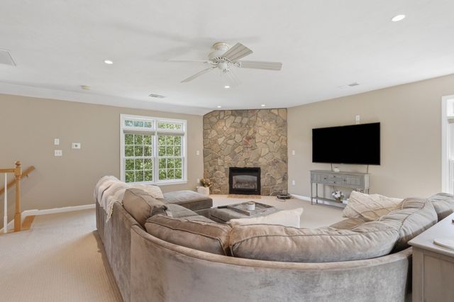 15 Bird Rd, Mansfield, MA 02048
