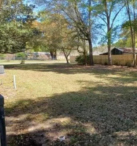 5522 6th Street, Satsuma, AL 36572