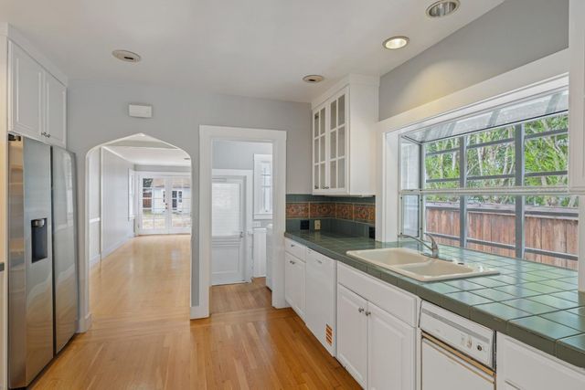 1836 Webster Street, Palo Alto, CA 94301