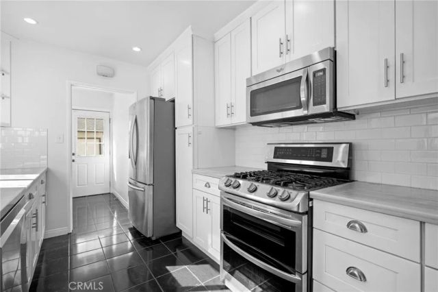 6637 Capps, Reseda, CA 91335