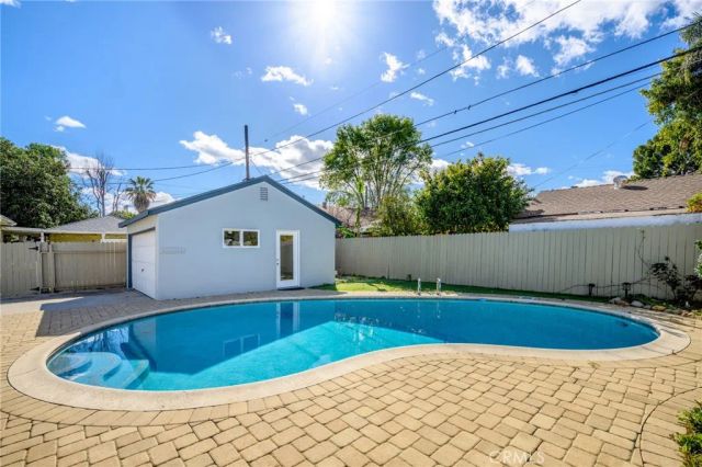 6637 Capps, Reseda, CA 91335