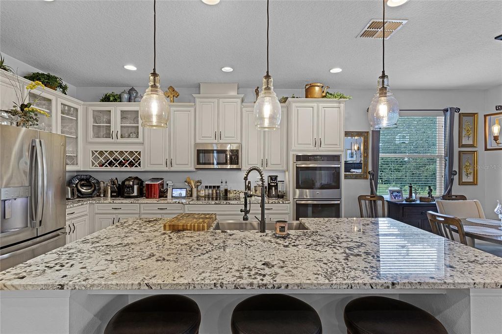 Image 2 of property listing at 31936 GEOFF WAY, Sorrento, FL 32776