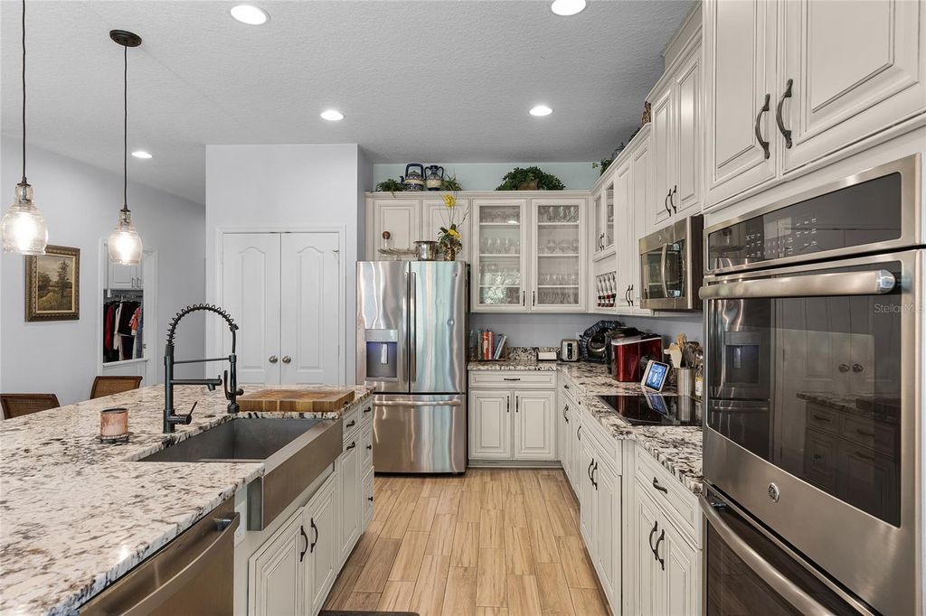 Image 11 of property listing at 31936 GEOFF WAY, Sorrento, FL 32776