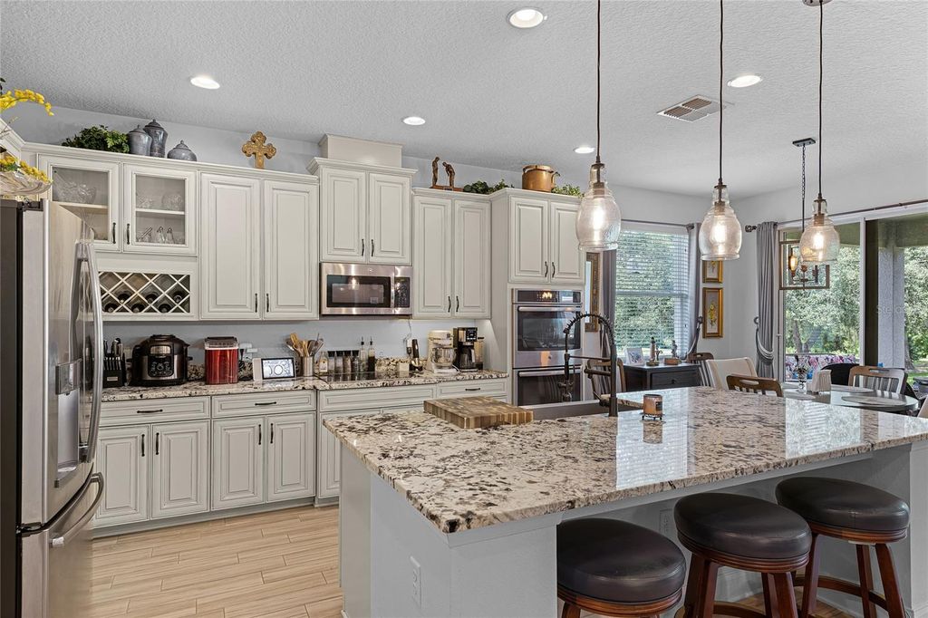 Image 12 of property listing at 31936 GEOFF WAY, Sorrento, FL 32776