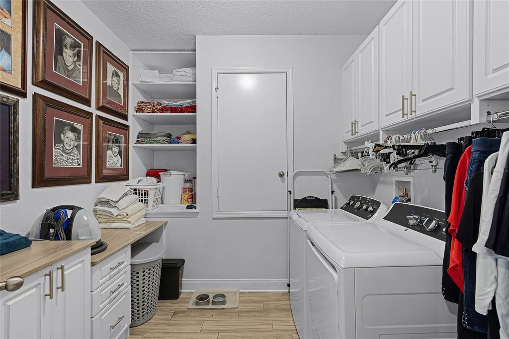 Image 25 of property listing at 31936 GEOFF WAY, Sorrento, FL 32776