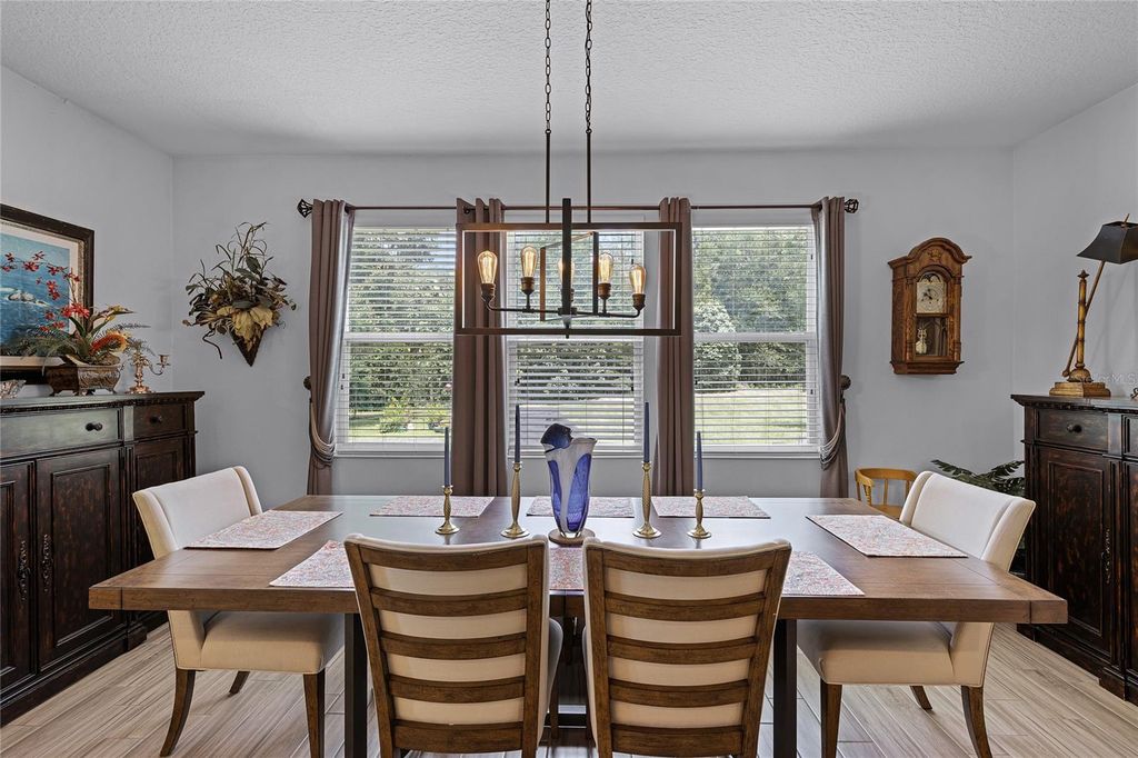 Image 4 of property listing at 31936 GEOFF WAY, Sorrento, FL 32776