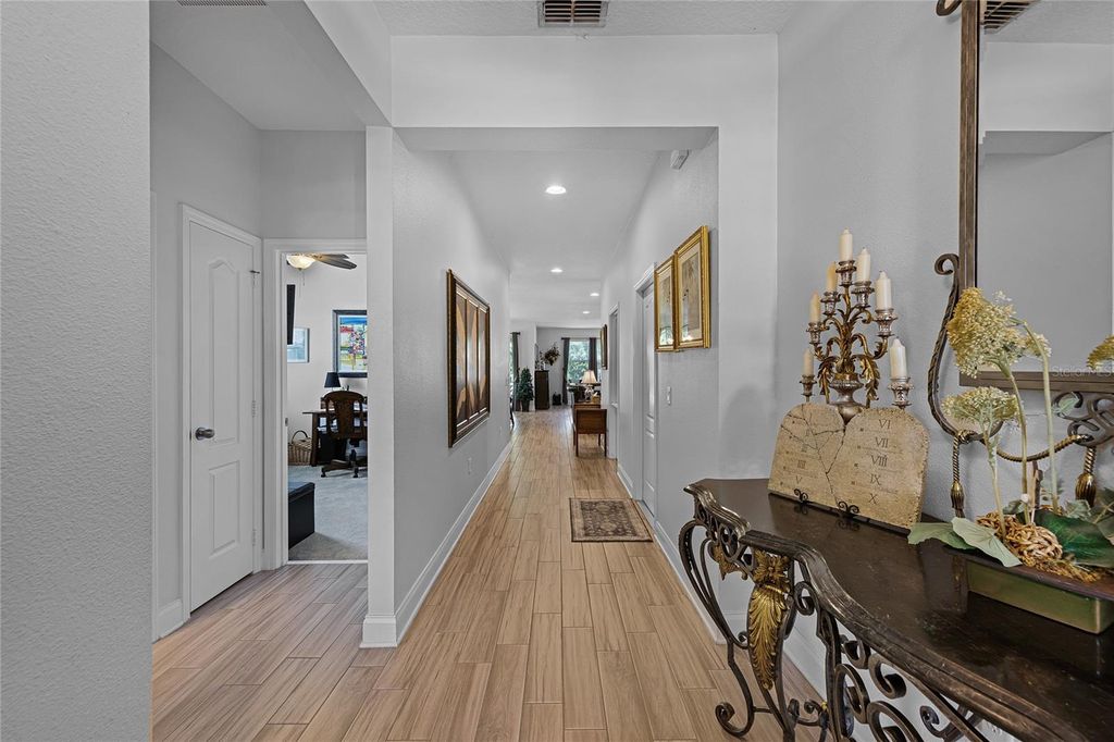 Image 7 of property listing at 31936 GEOFF WAY, Sorrento, FL 32776