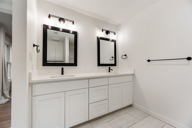 3016 6th Avenue, Fort Worth, TX 76110