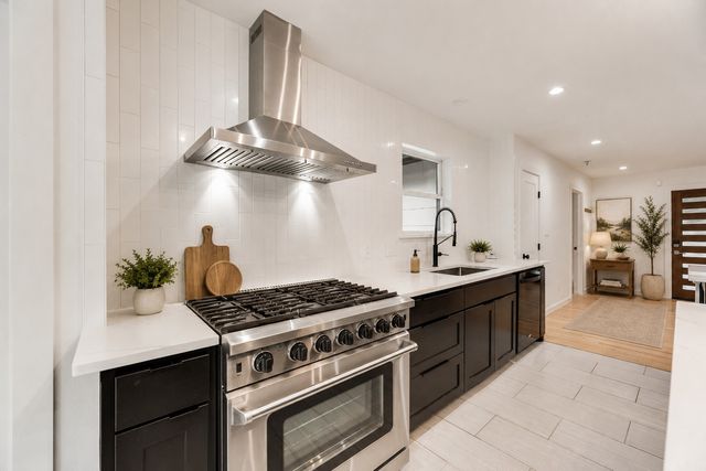 3016 6th Avenue, Fort Worth, TX 76110