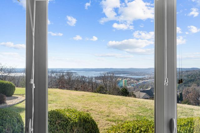 123 Royal Vista Drive 502, Branson, MO 65616