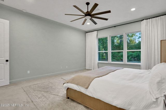 527 E KESLEY Lane, Jacksonville, FL 32259