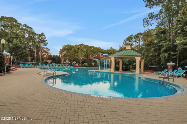 527 E KESLEY Lane, Jacksonville, FL 32259