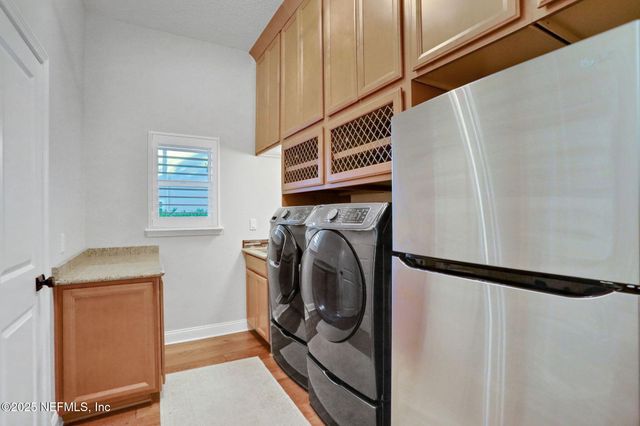 527 E KESLEY Lane, Jacksonville, FL 32259