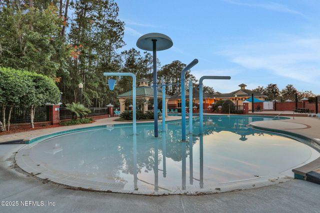 527 E KESLEY Lane, Jacksonville, FL 32259