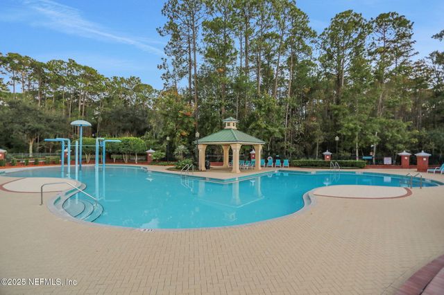 527 E KESLEY Lane, Jacksonville, FL 32259