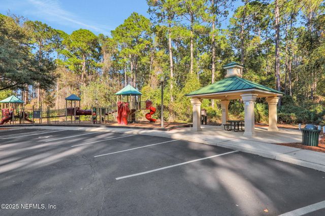 527 E KESLEY Lane, Jacksonville, FL 32259