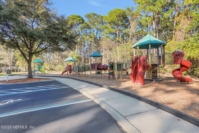 527 E KESLEY Lane, Jacksonville, FL 32259