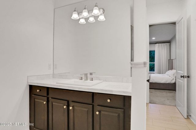 527 E KESLEY Lane, Jacksonville, FL 32259