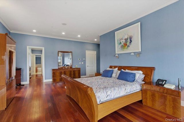 135 Kensington Oval, New Rochelle, NY 10805