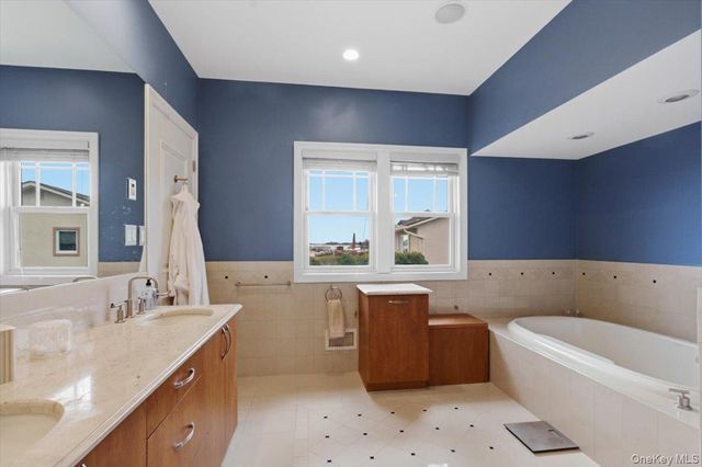 135 Kensington Oval, New Rochelle, NY 10805