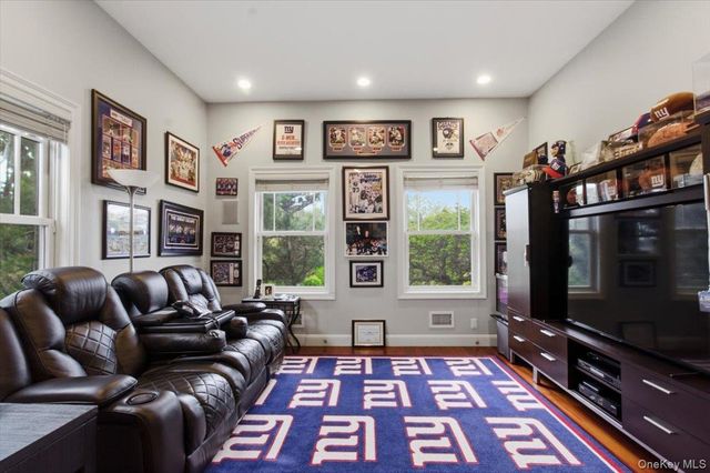 135 Kensington Oval, New Rochelle, NY 10805