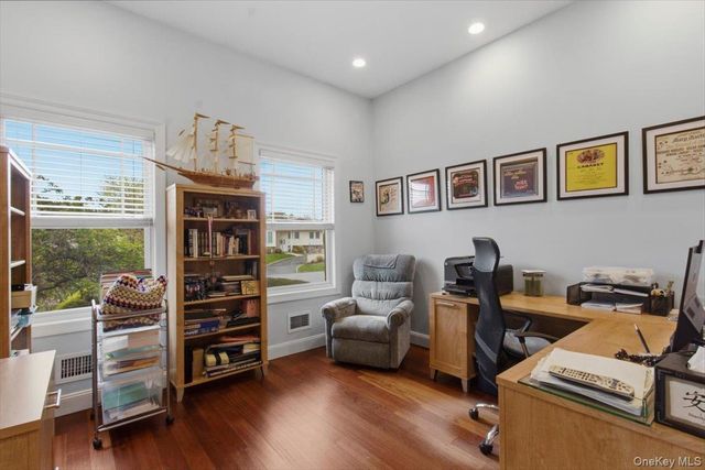 135 Kensington Oval, New Rochelle, NY 10805