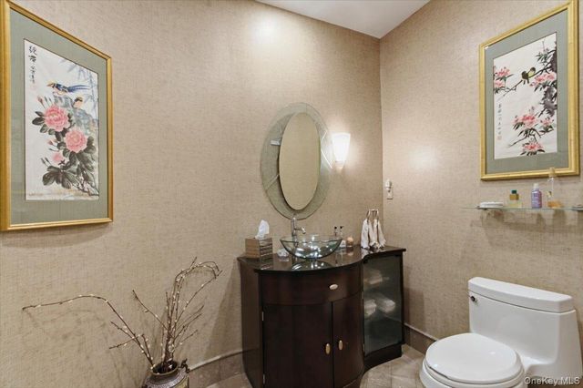 135 Kensington Oval, New Rochelle, NY 10805