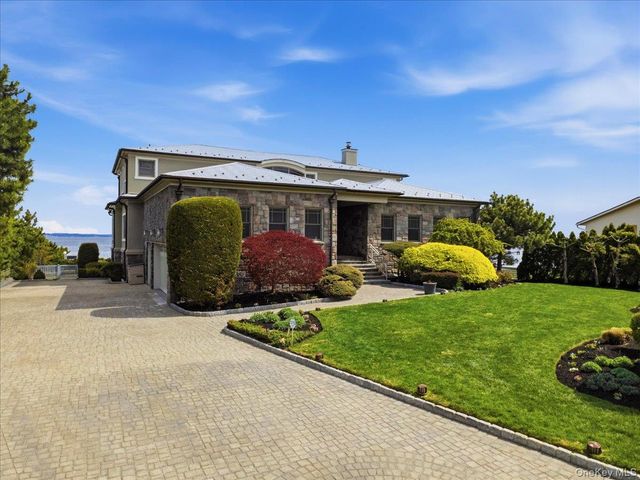 135 Kensington Oval, New Rochelle, NY 10805