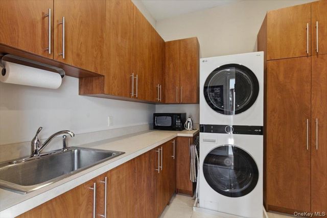 135 Kensington Oval, New Rochelle, NY 10805