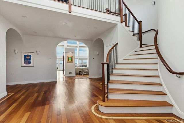 135 Kensington Oval, New Rochelle, NY 10805