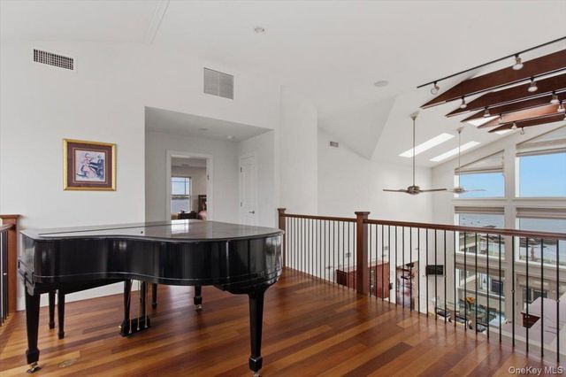 135 Kensington Oval, New Rochelle, NY 10805