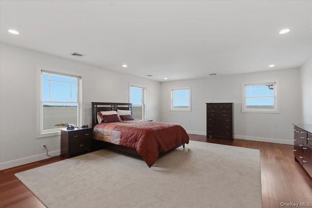135 Kensington Oval, New Rochelle, NY 10805
