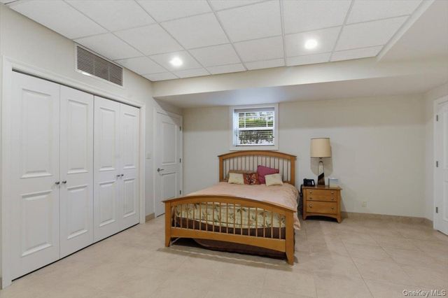 135 Kensington Oval, New Rochelle, NY 10805