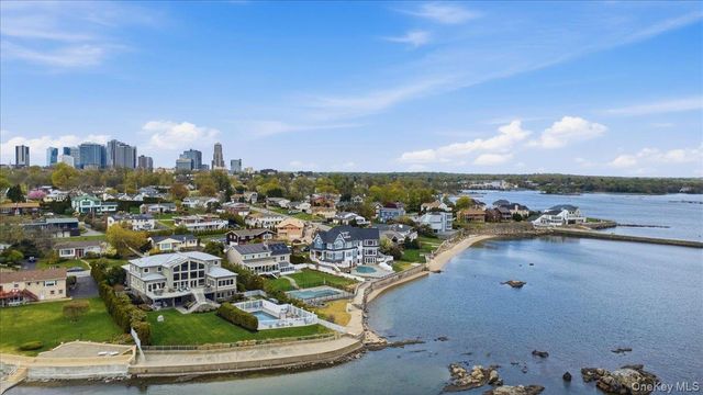 135 Kensington Oval, New Rochelle, NY 10805