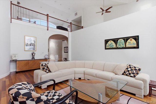 135 Kensington Oval, New Rochelle, NY 10805