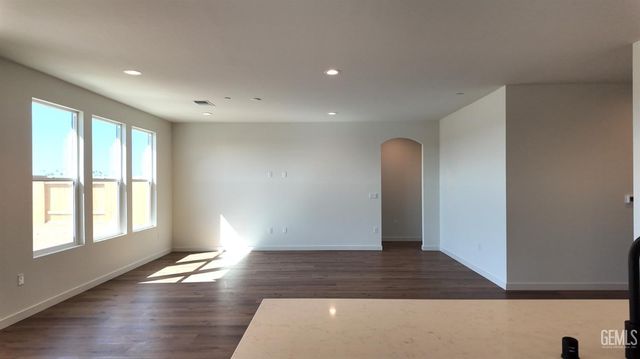 10819 Tatuk Way, Bakersfield, CA 93311