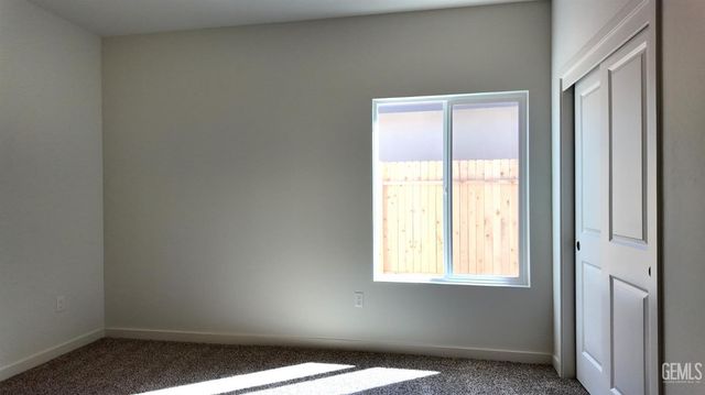 10819 Tatuk Way, Bakersfield, CA 93311