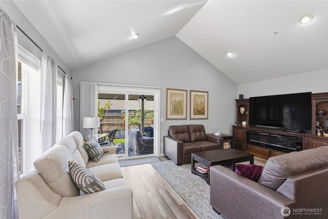 1364 Tractor Loop Road, East Wenatchee, WA 98802